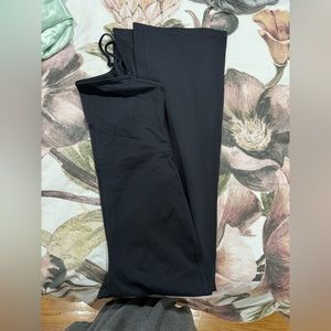 Aritzia wide left jumpsuit black size medium
